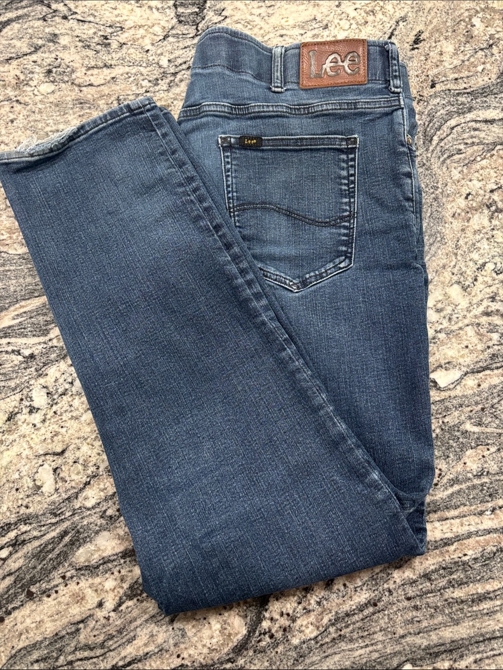 Lee Men's Denim Jeans in Dark Blue Wash
Size 36x32